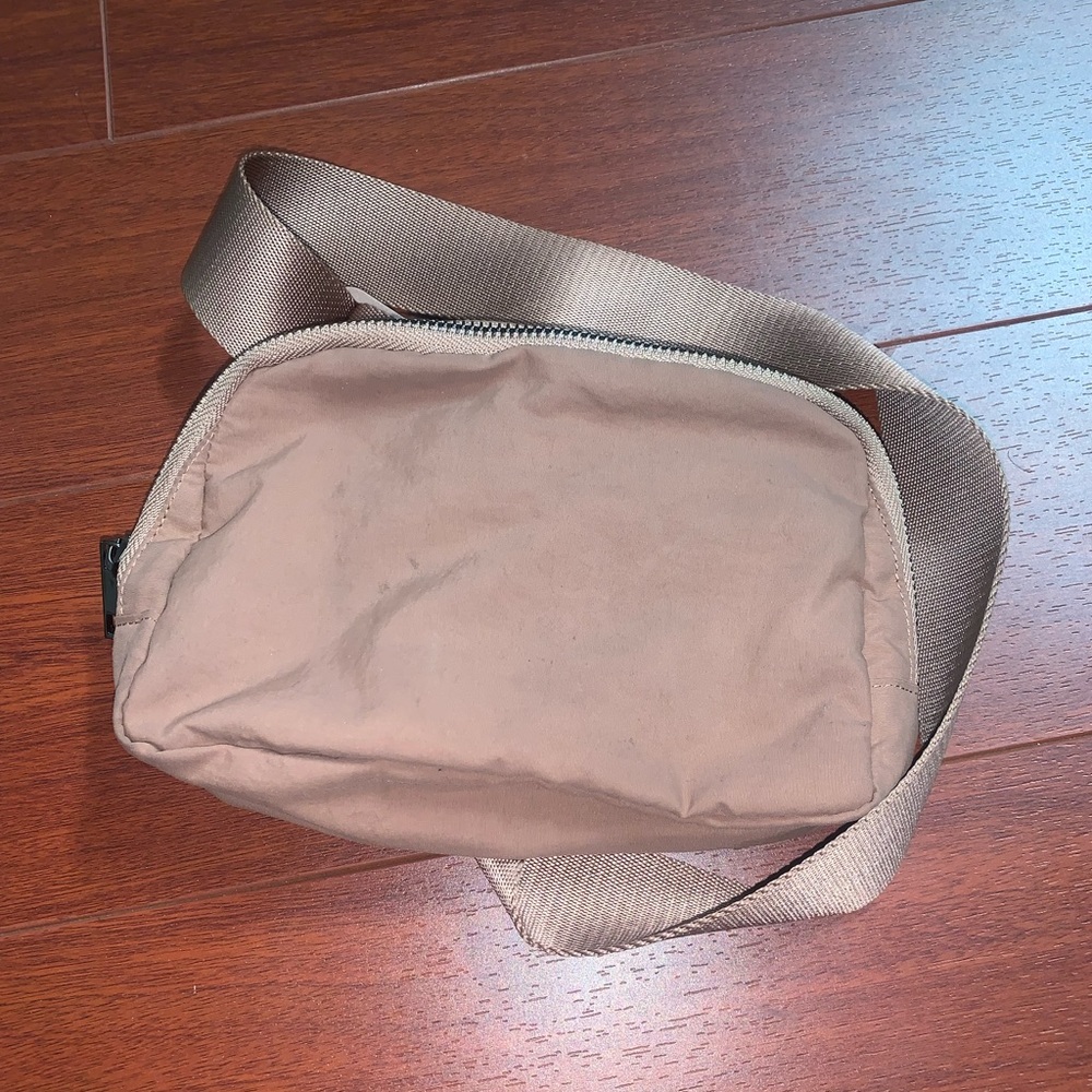 Dupe of the Lululemon Fanny Pack
